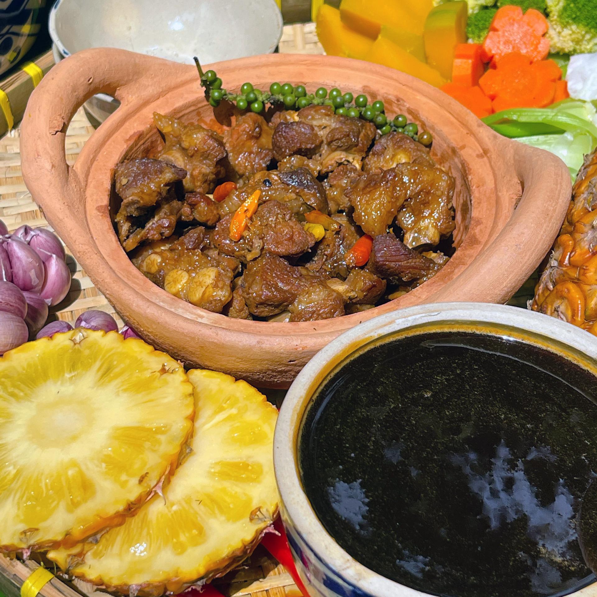 Nước màu dứa (thơm) Hòa An Organic 350g