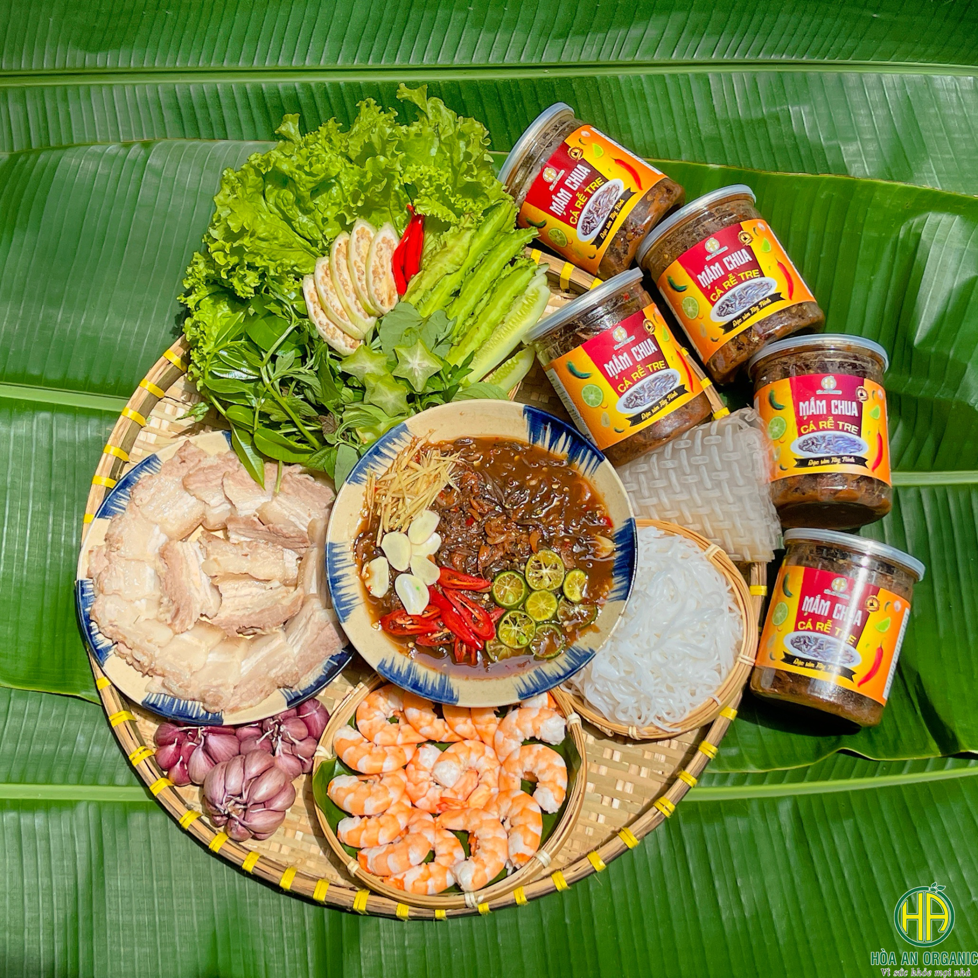 Cùng Hòa An Organic thưởng thức món mắm chua cá rễ tre - đặc sản Tây Ninh