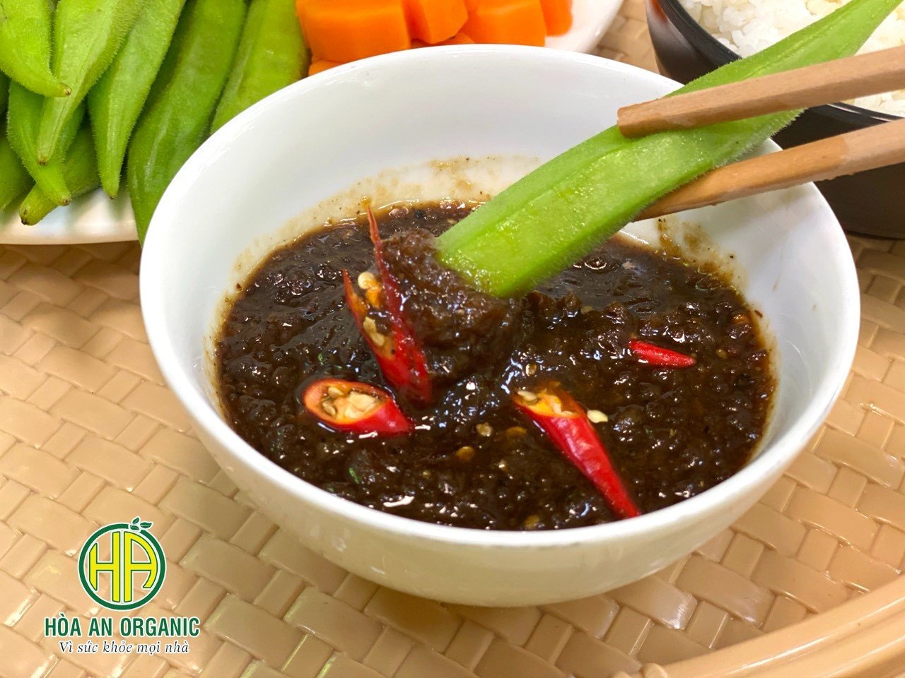 Hãy cùng thưởng thức món kho quẹt chay Hoà An Organic các bạn nhé