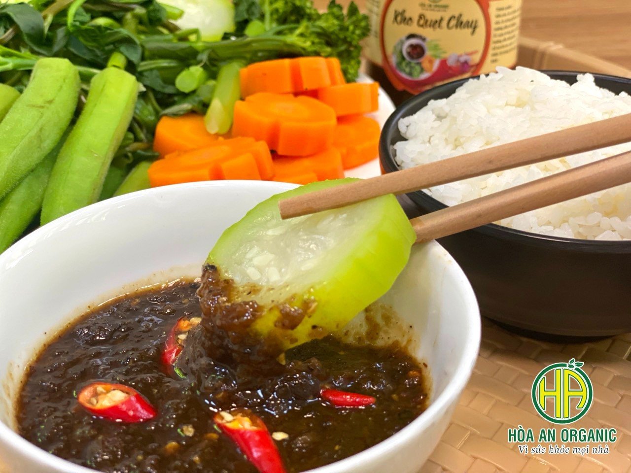 Hãy cùng thưởng thức món kho quẹt chay Hoà An Organic các bạn nhé