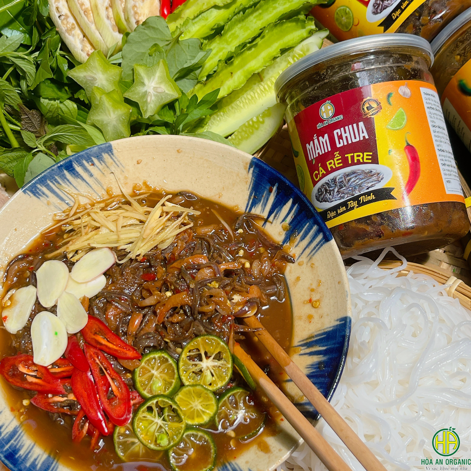 Cùng Hòa An Organic thưởng thức món mắm chua cá rễ tre - đặc sản Tây Ninh